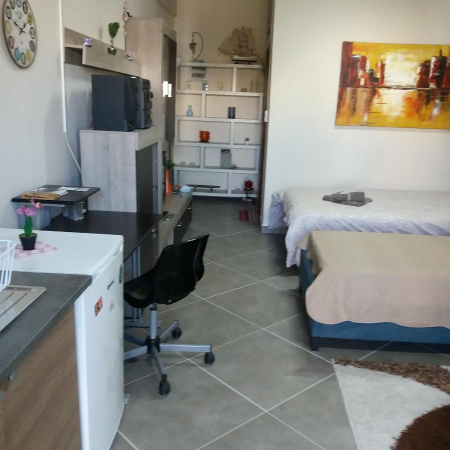 Filoxenia - Kalamaria Apartment *